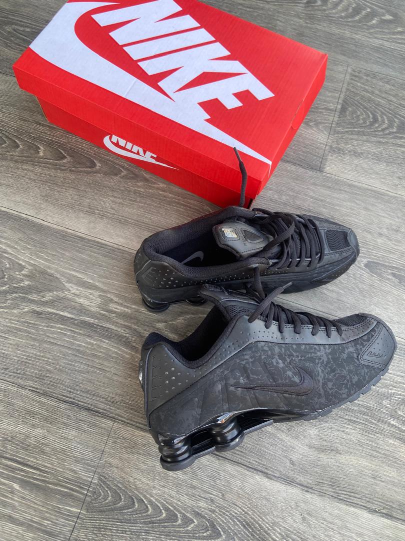Baskets Nike Shox R4.