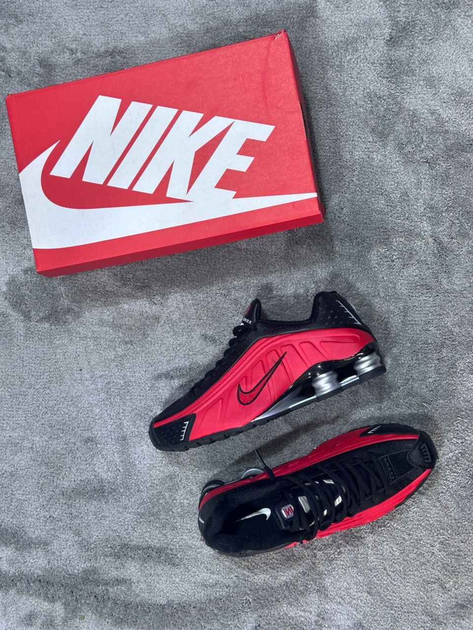 Nike Shox R4 University