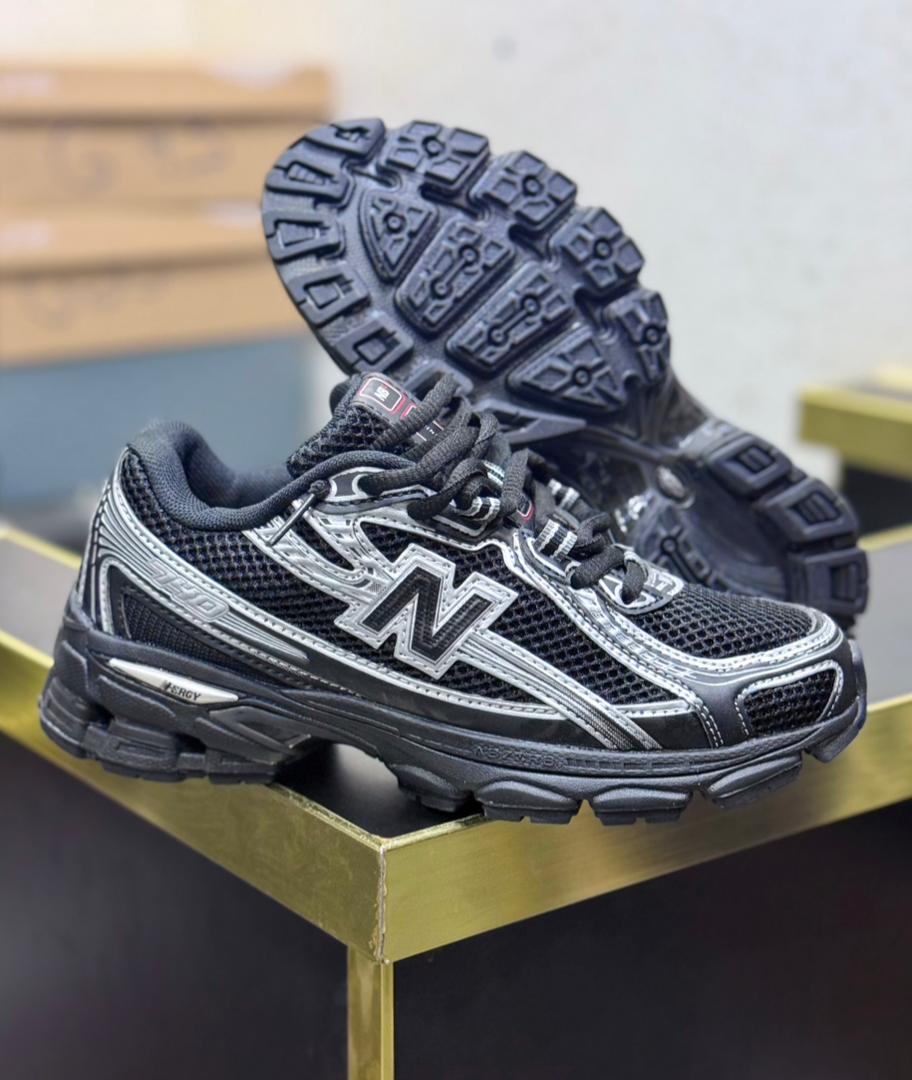 baskets New Balance 740