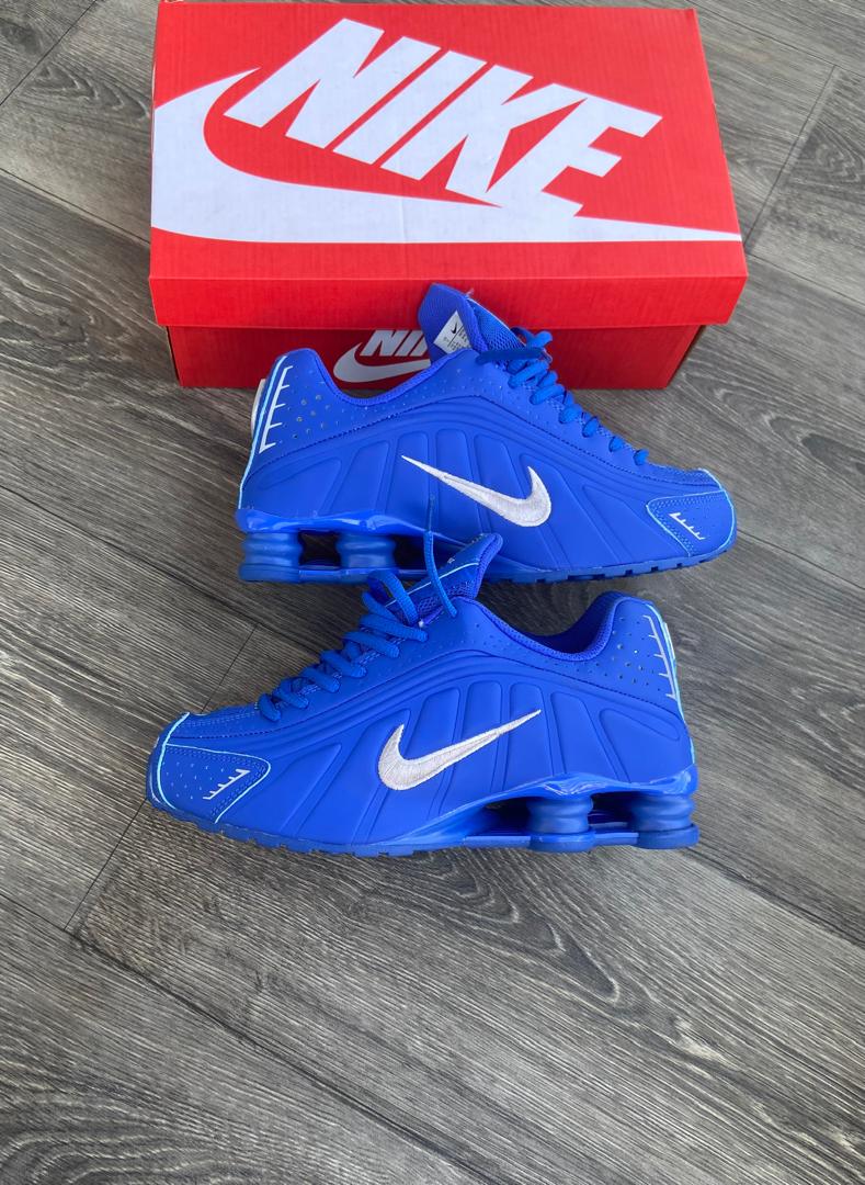 baskets Nike Shox R4