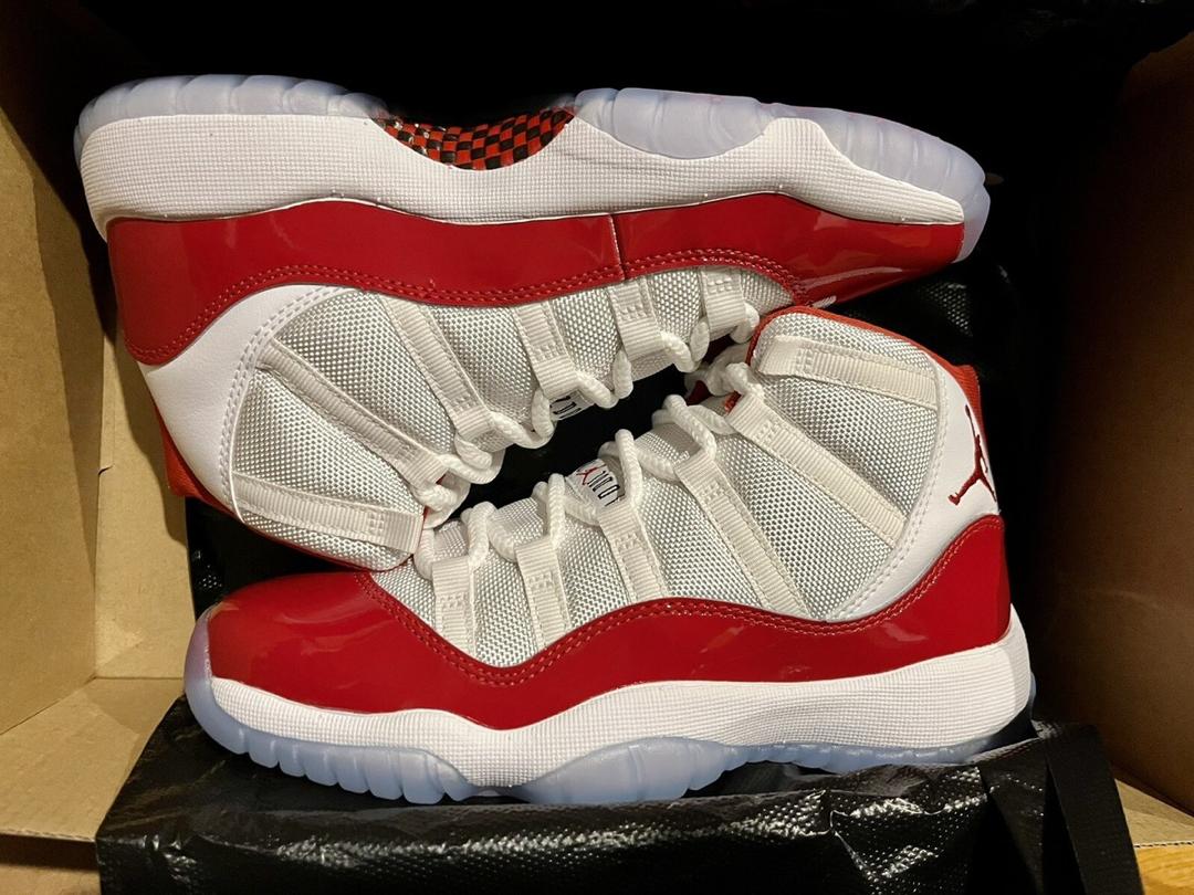 baskets Air Jordan 11 Retro "Cherry" (2022).
