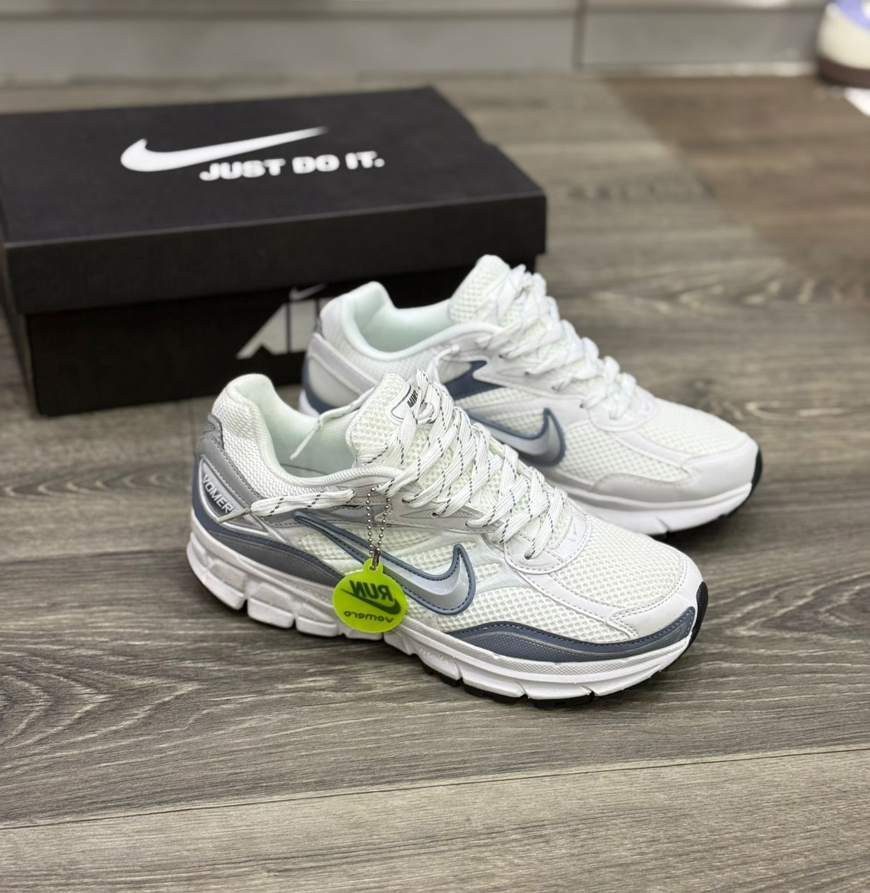 baskets Nike modèle Vomero,
