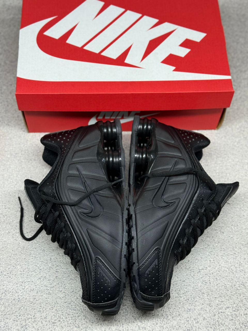 Nike Shox R4