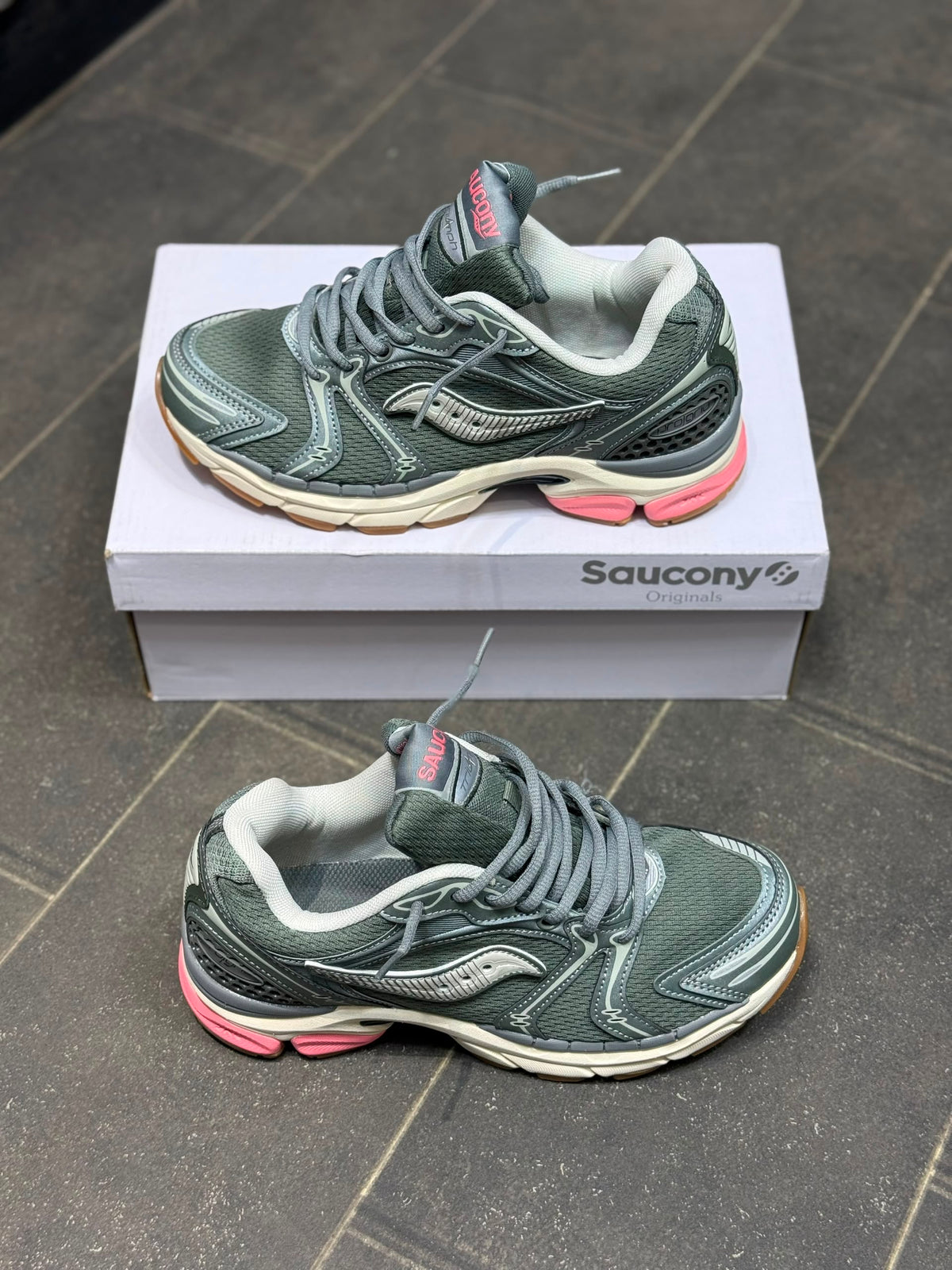 Saucony ProGrid Triumph 4