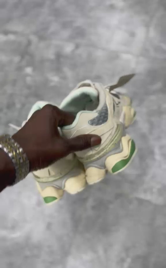 Balance 9060 x Bricks & Wood "