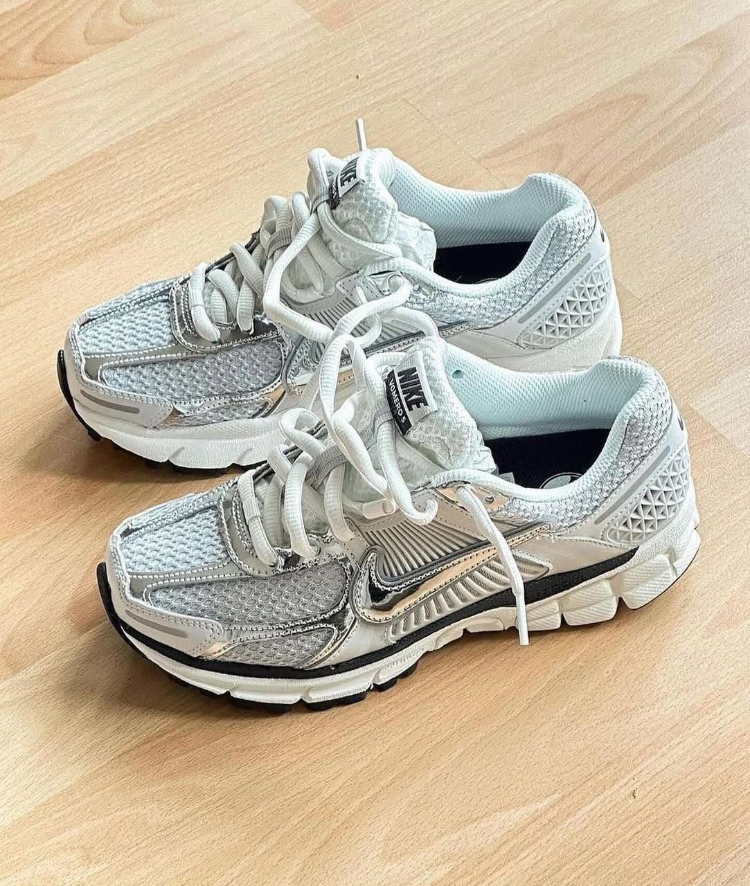 Zoom Vomero 5.