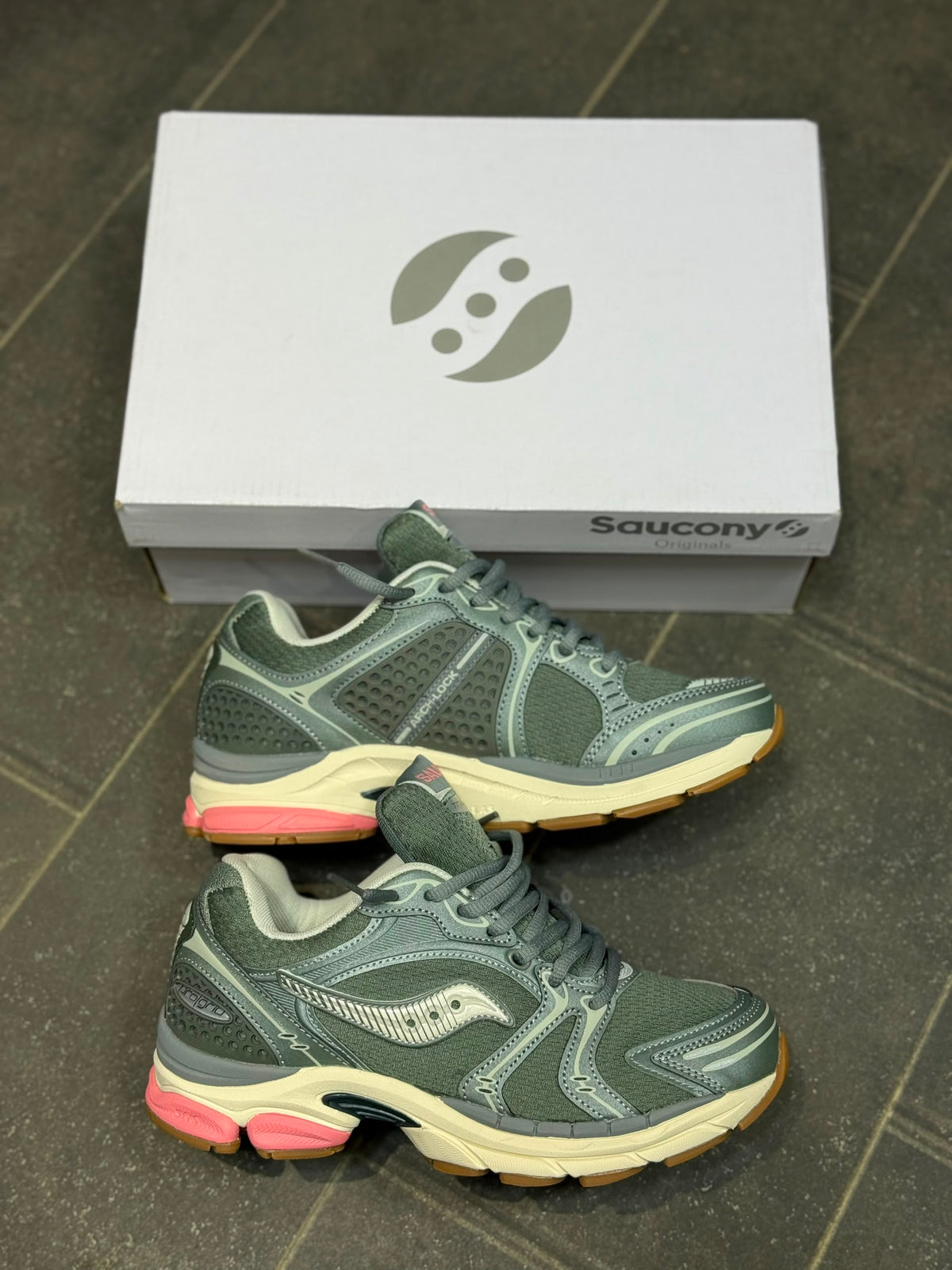 Saucony ProGrid Triumph 4