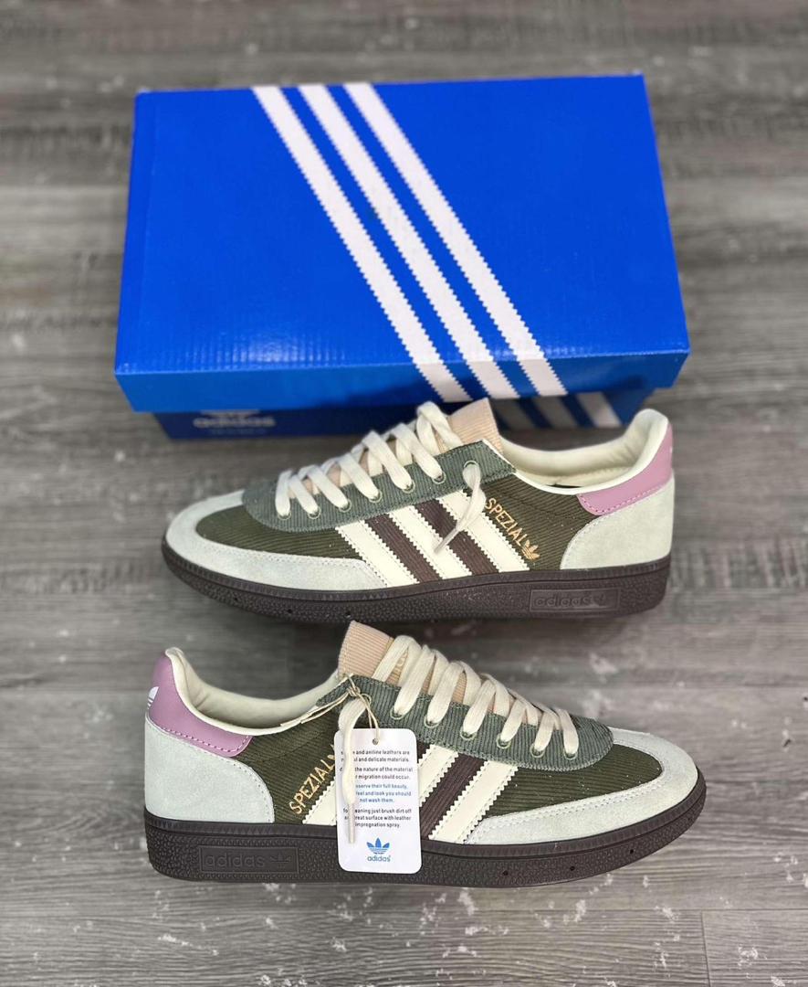Adidas Handball Spezial.