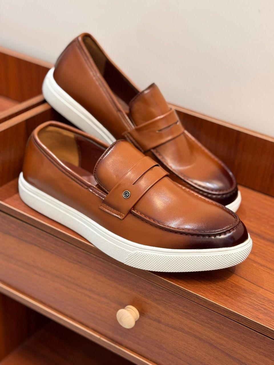 mocassins