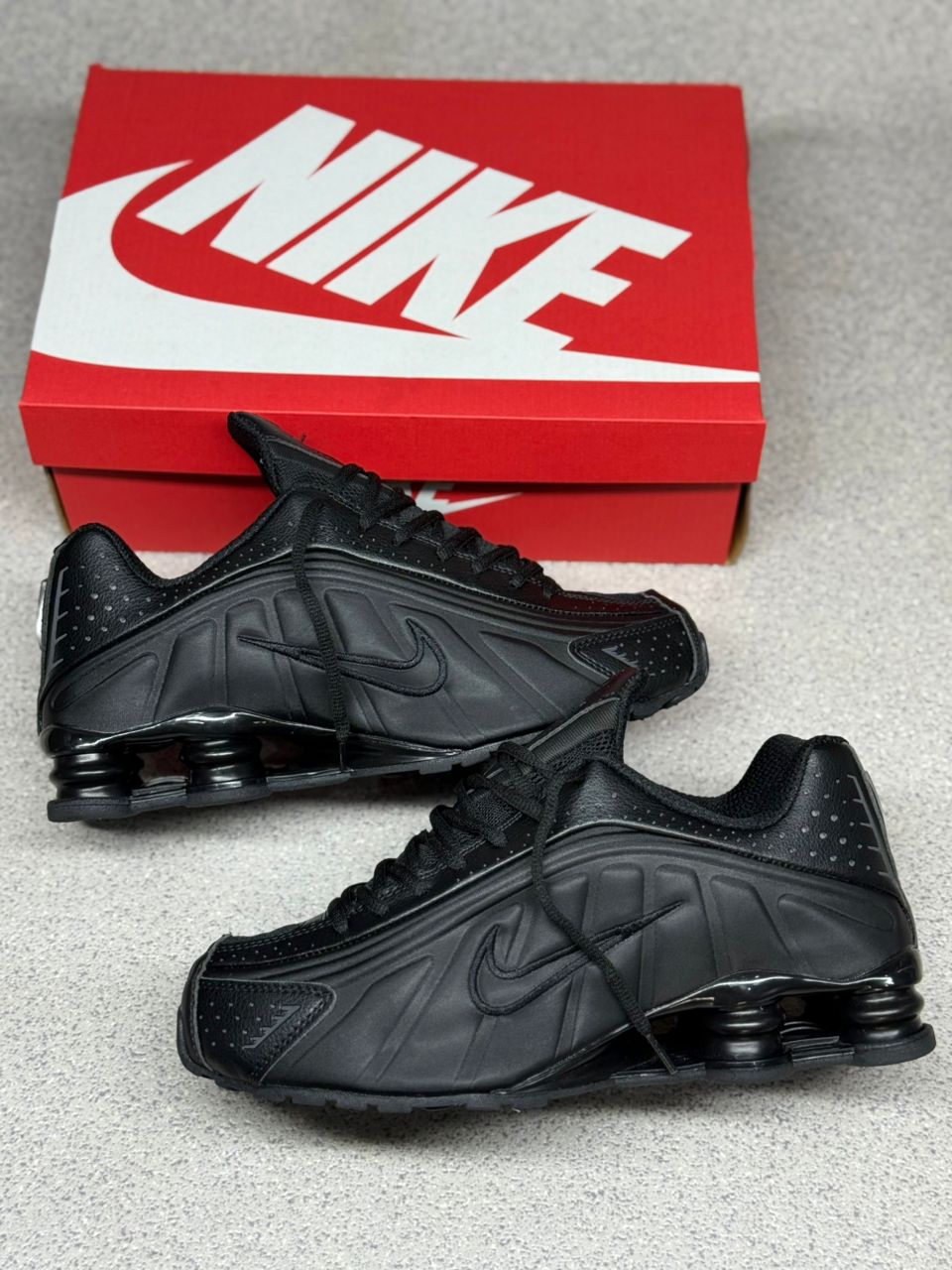 Nike  Shox R4