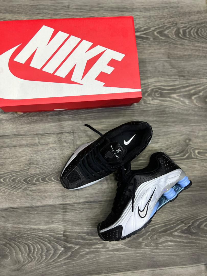 Nike Shox R4