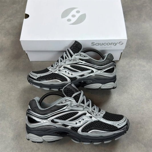 Saucony x Starcow ProGrid Omni 9,