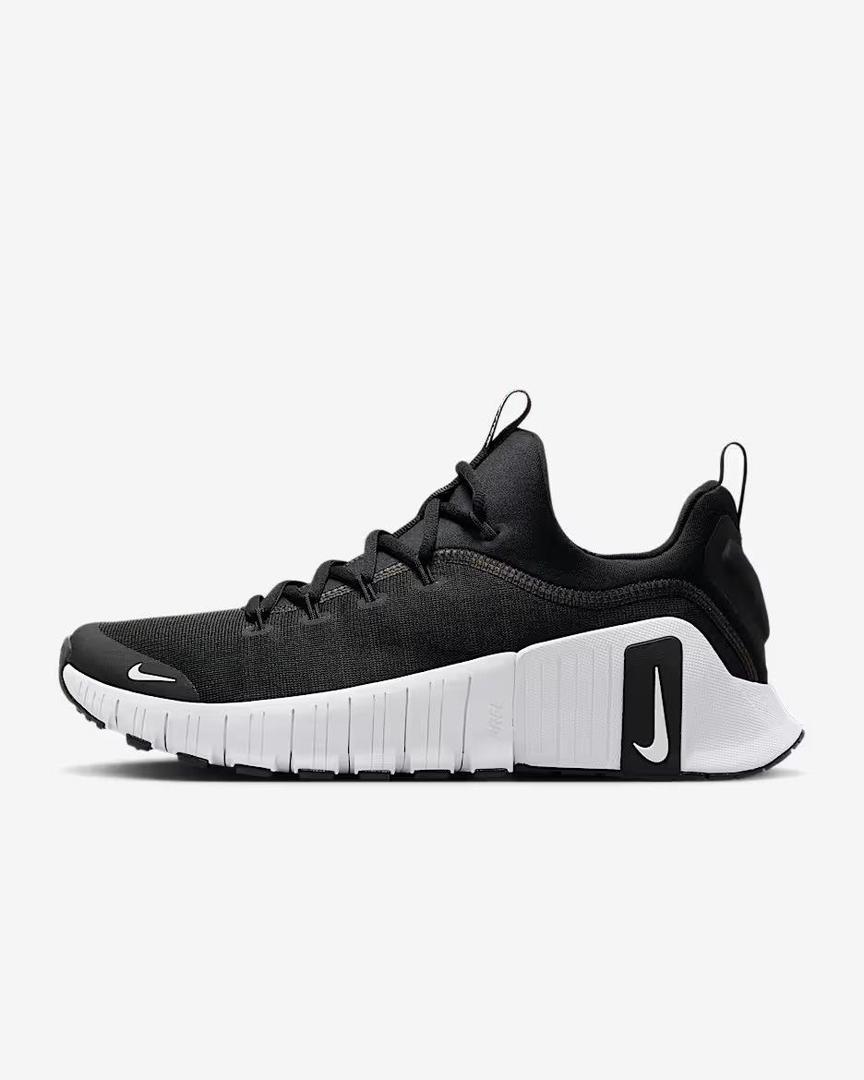 Nike Free Metcon 6 noire et blanche.