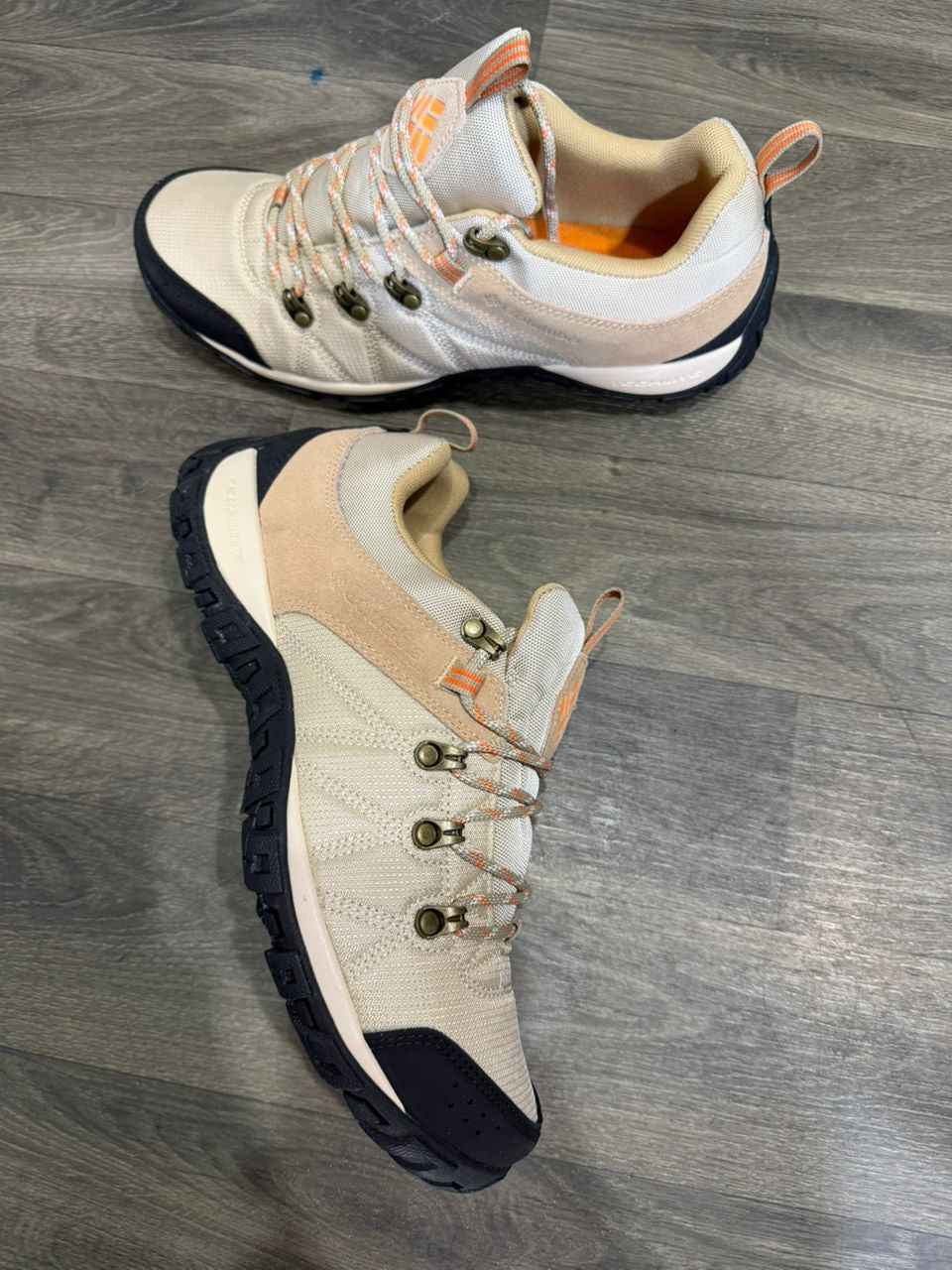 Columbia Wayfinder Outdry.