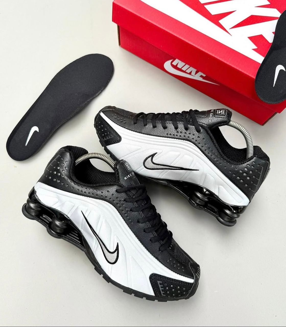 Nike Shox R4