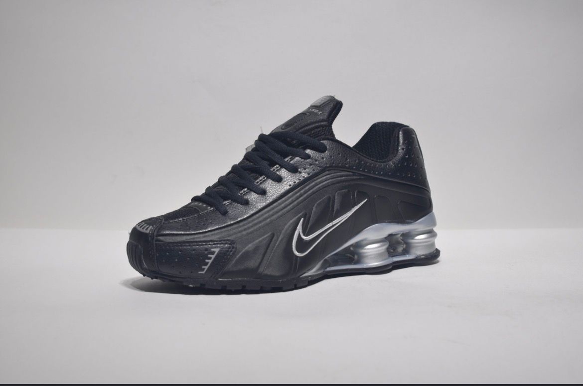 Nike Shox R4