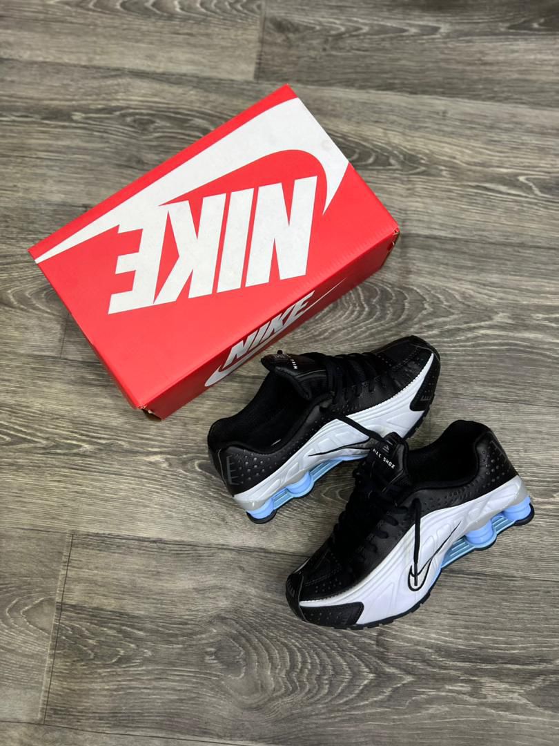 Nike Shox R4