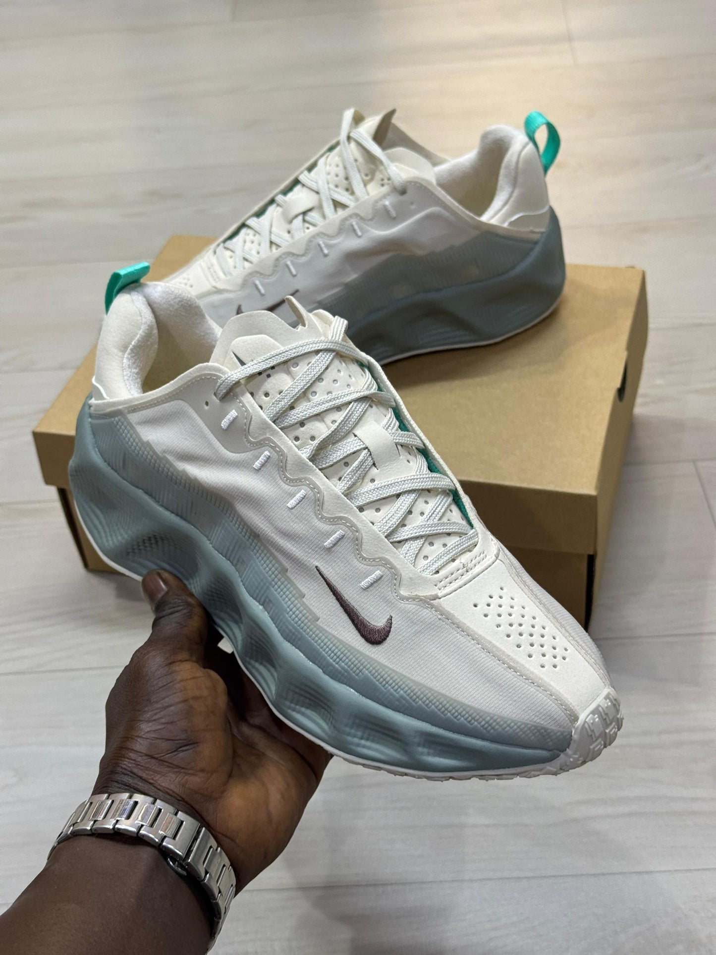 baskets Nike Ava Rover Light Orewood