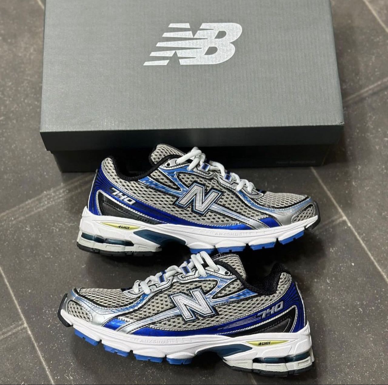 New balance 740