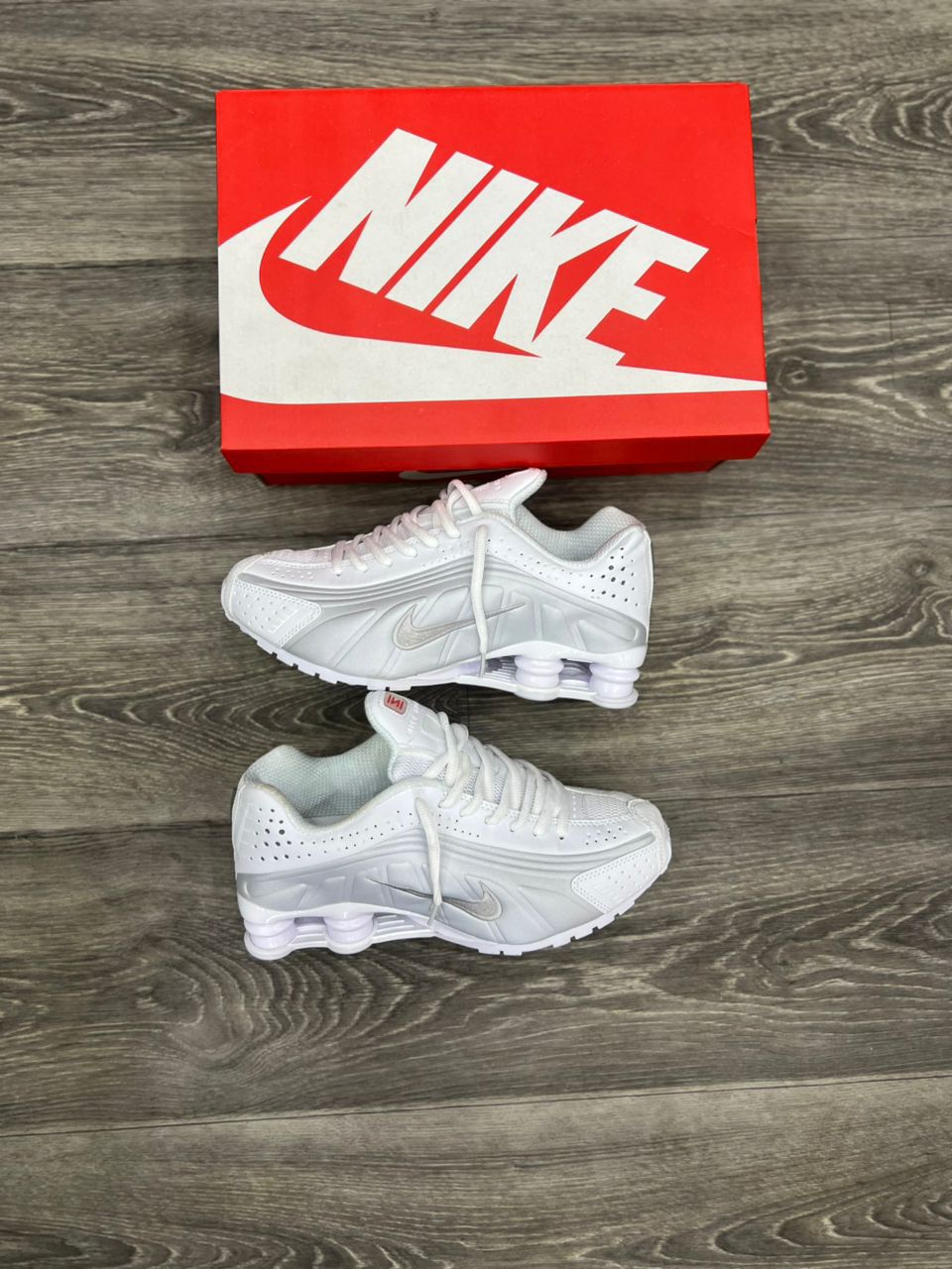 Nike Shox R4