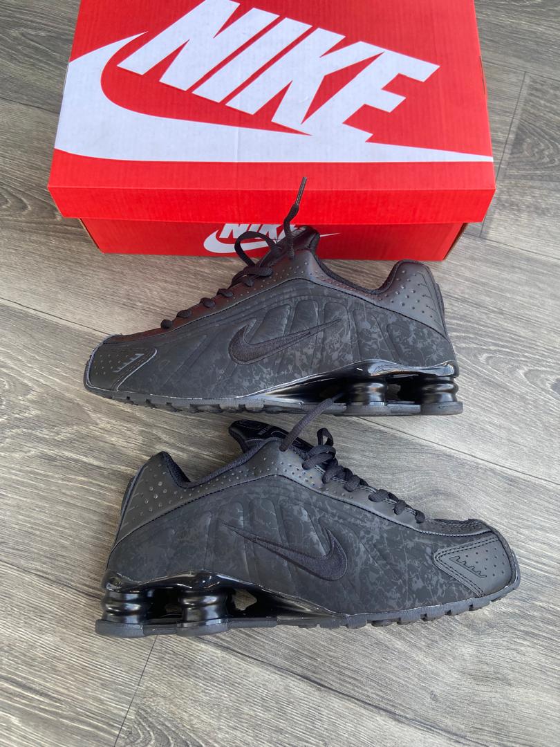 Baskets Nike Shox R4.