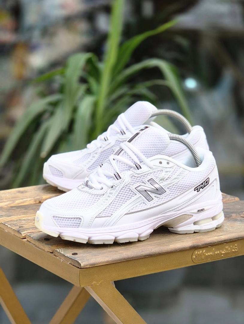 New Balance 740