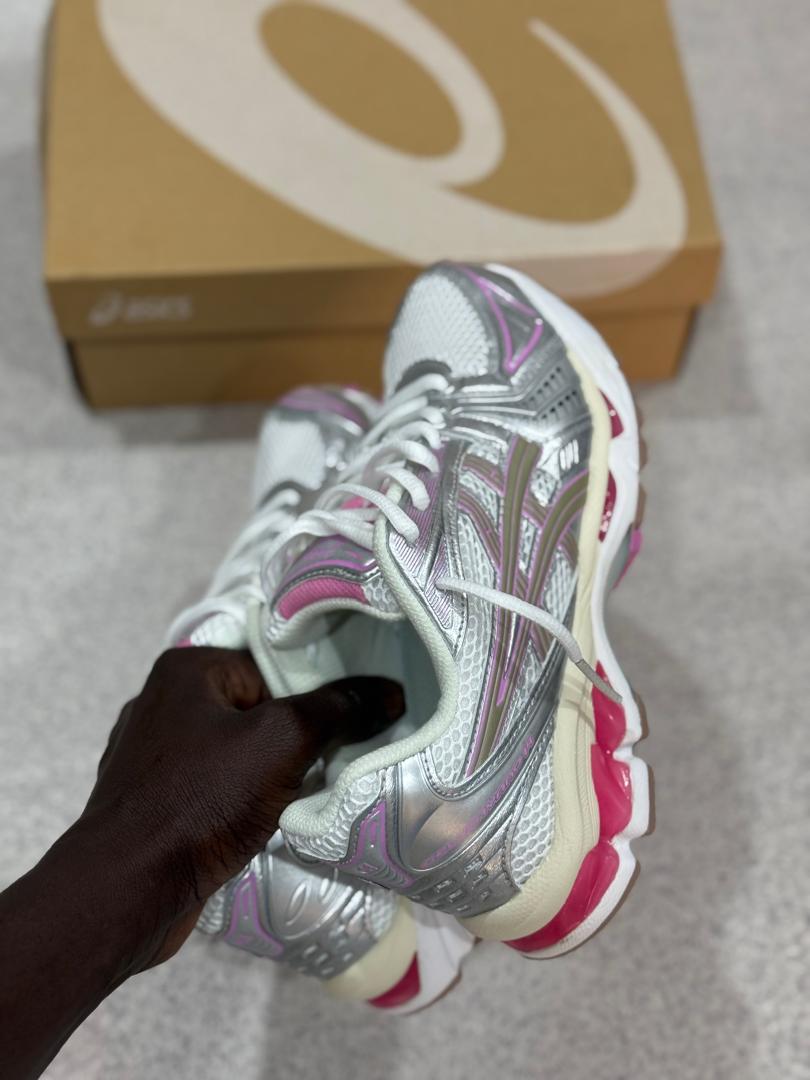 baskets ASICS Gel-Kayano 14.
