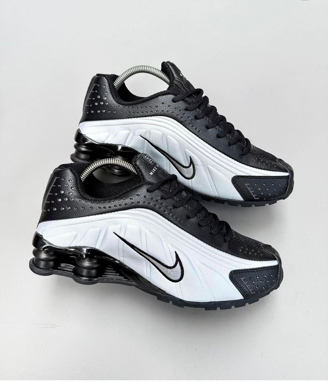 Nike Shox R4