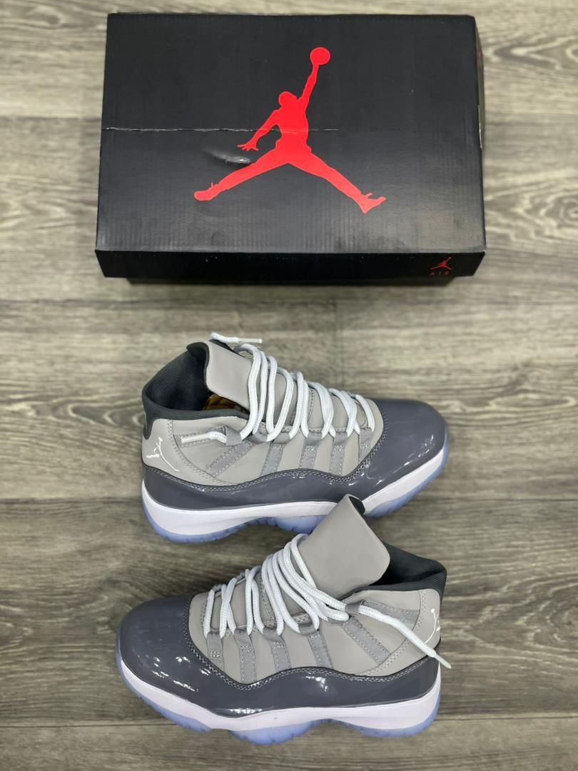 Air Jordan 11 Retro "Cool Grey" (2021).