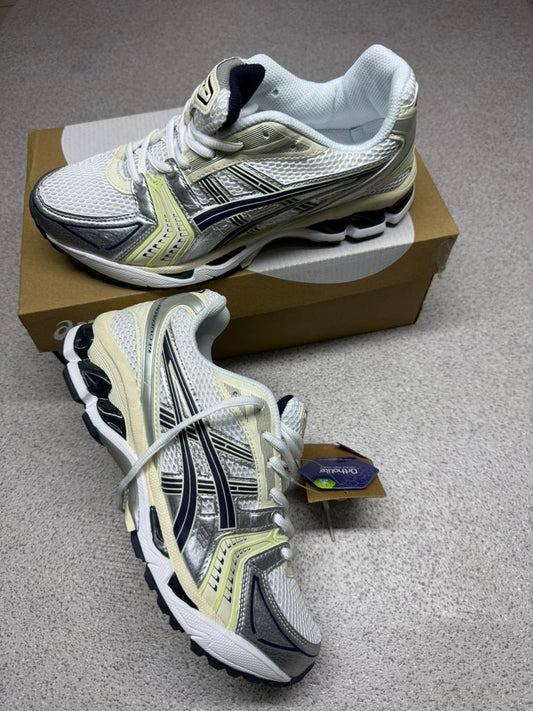 baskets ASICS modèle Gel-Kayano 14,