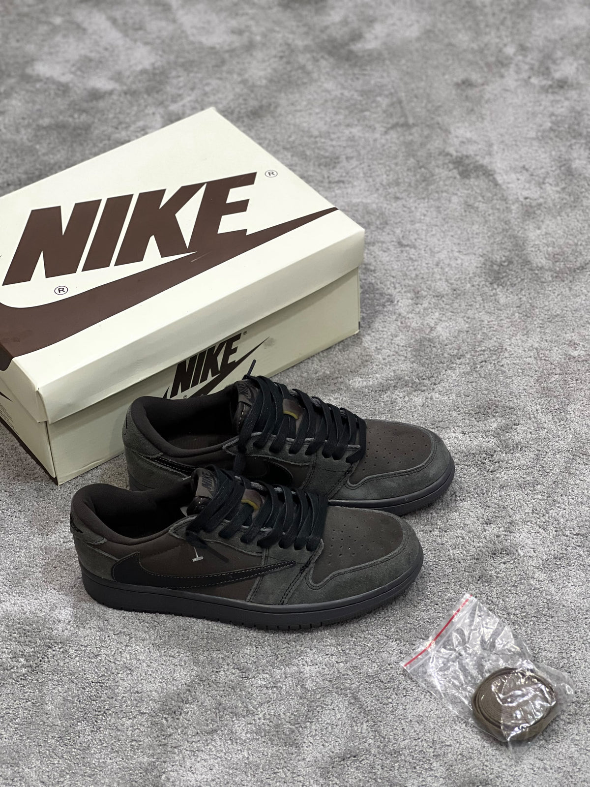 Air Jordan 1 Retro Low OG SP Travis Scott Velvet Brown