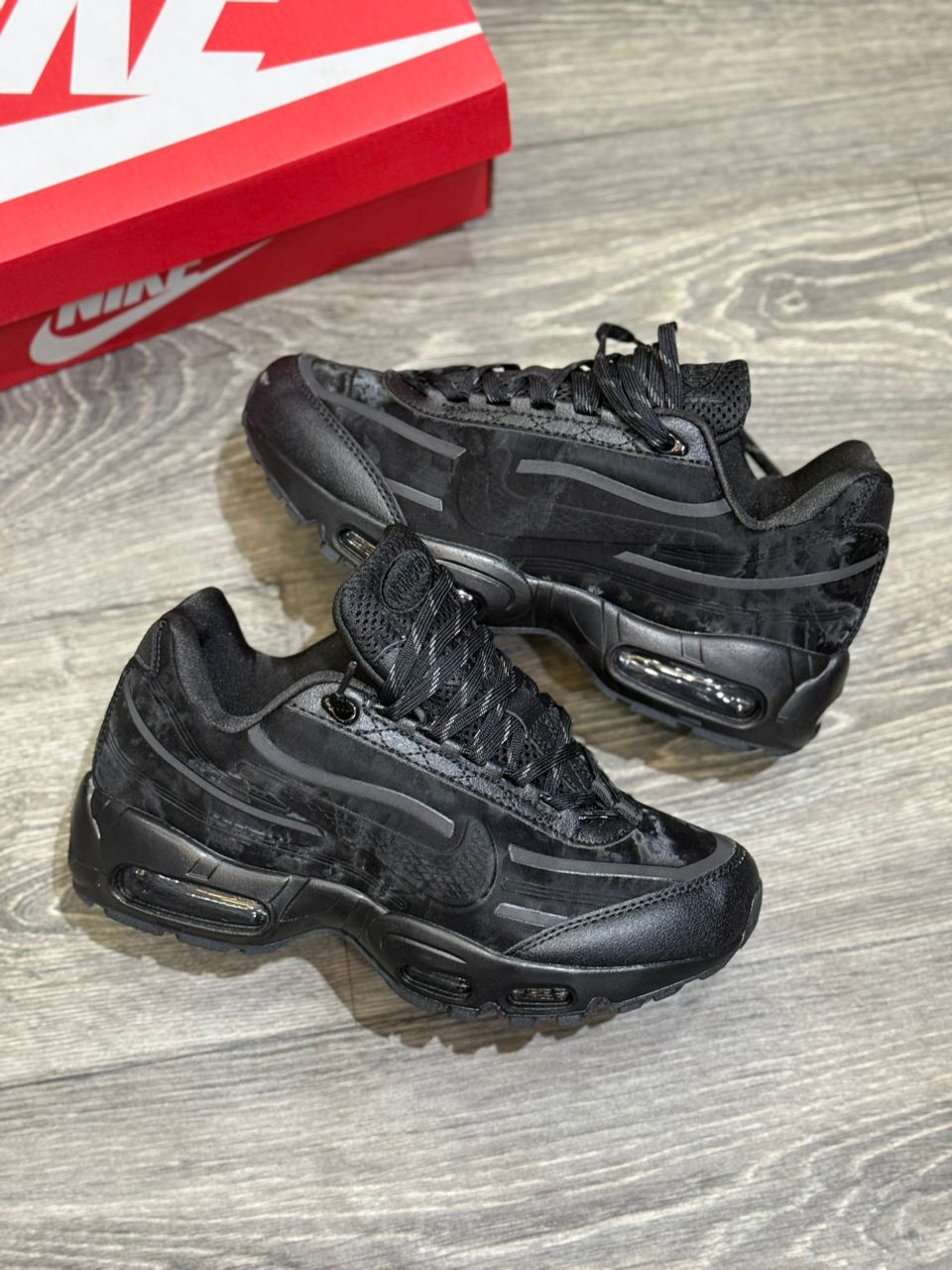 Nike Air Max 95 x WORKSOUT "Black & Anthracite".