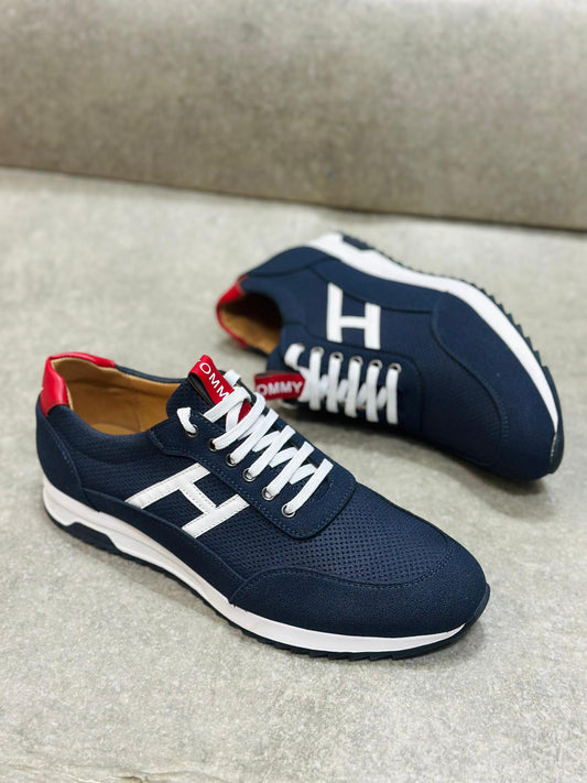 Tommy Hilfiger.