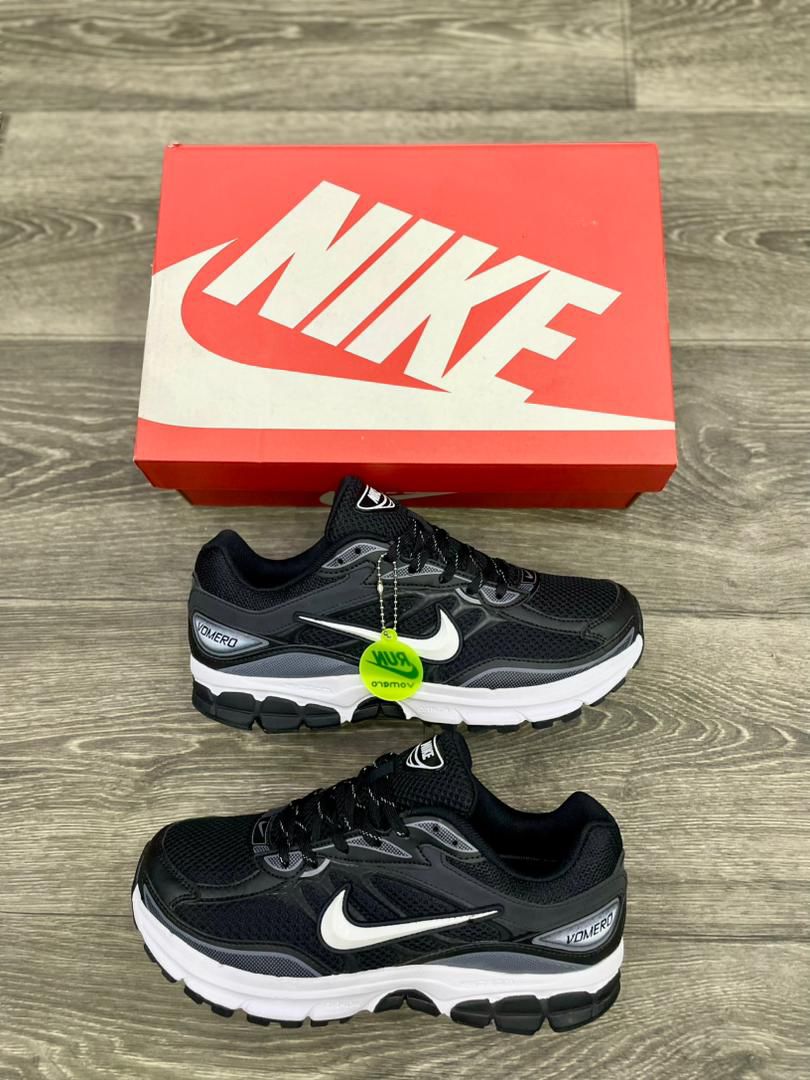 Nike Zoom Vomero 5.