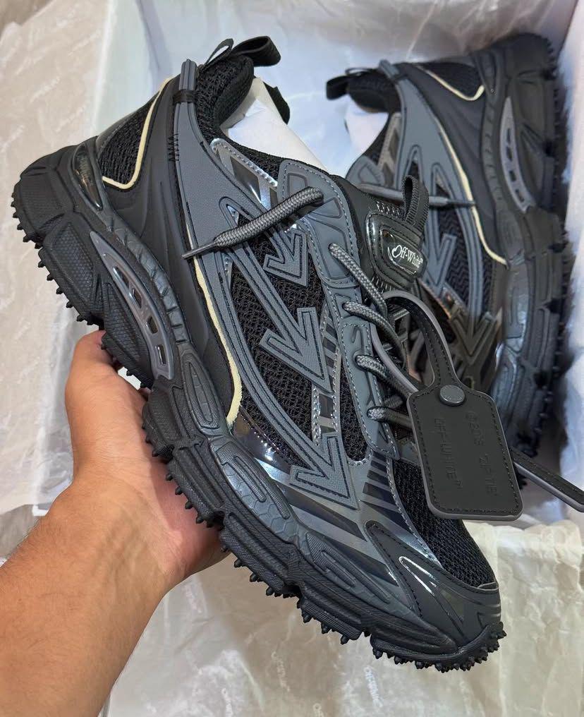 baskets Off-White Be Right Back noires.
