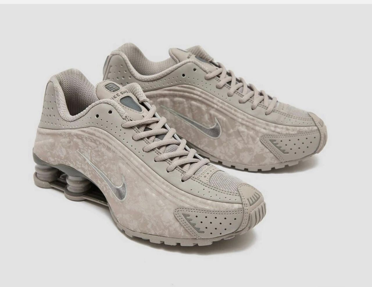 Nike Shox R4