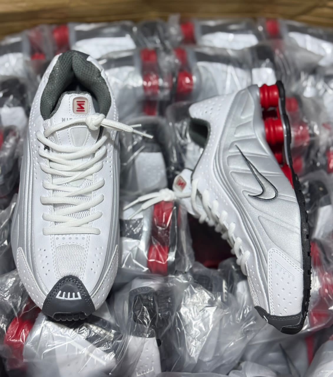 chaussures Nike Shox R4