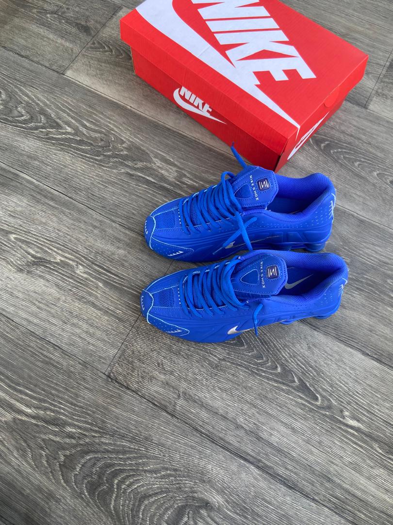 baskets Nike Shox R4