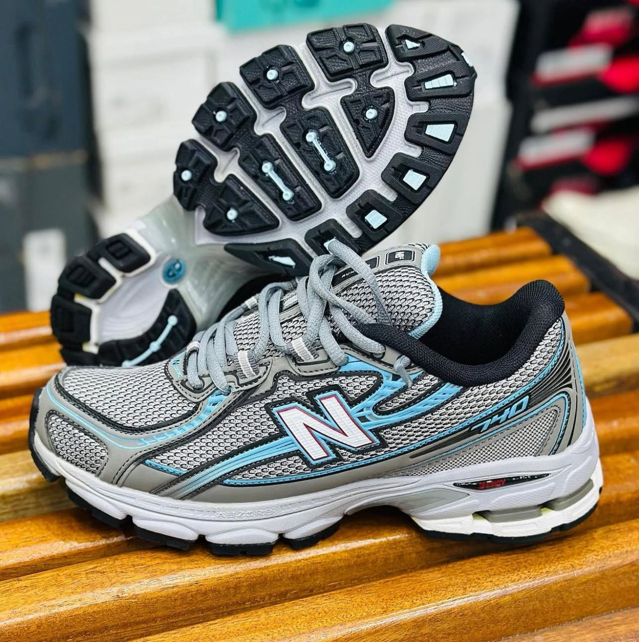New balance 740