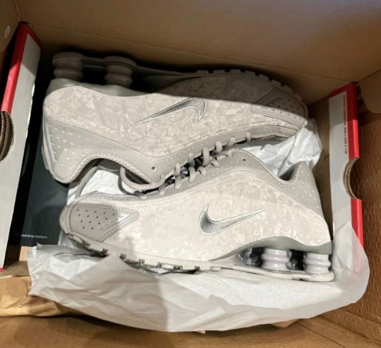 Nike Shox R4
