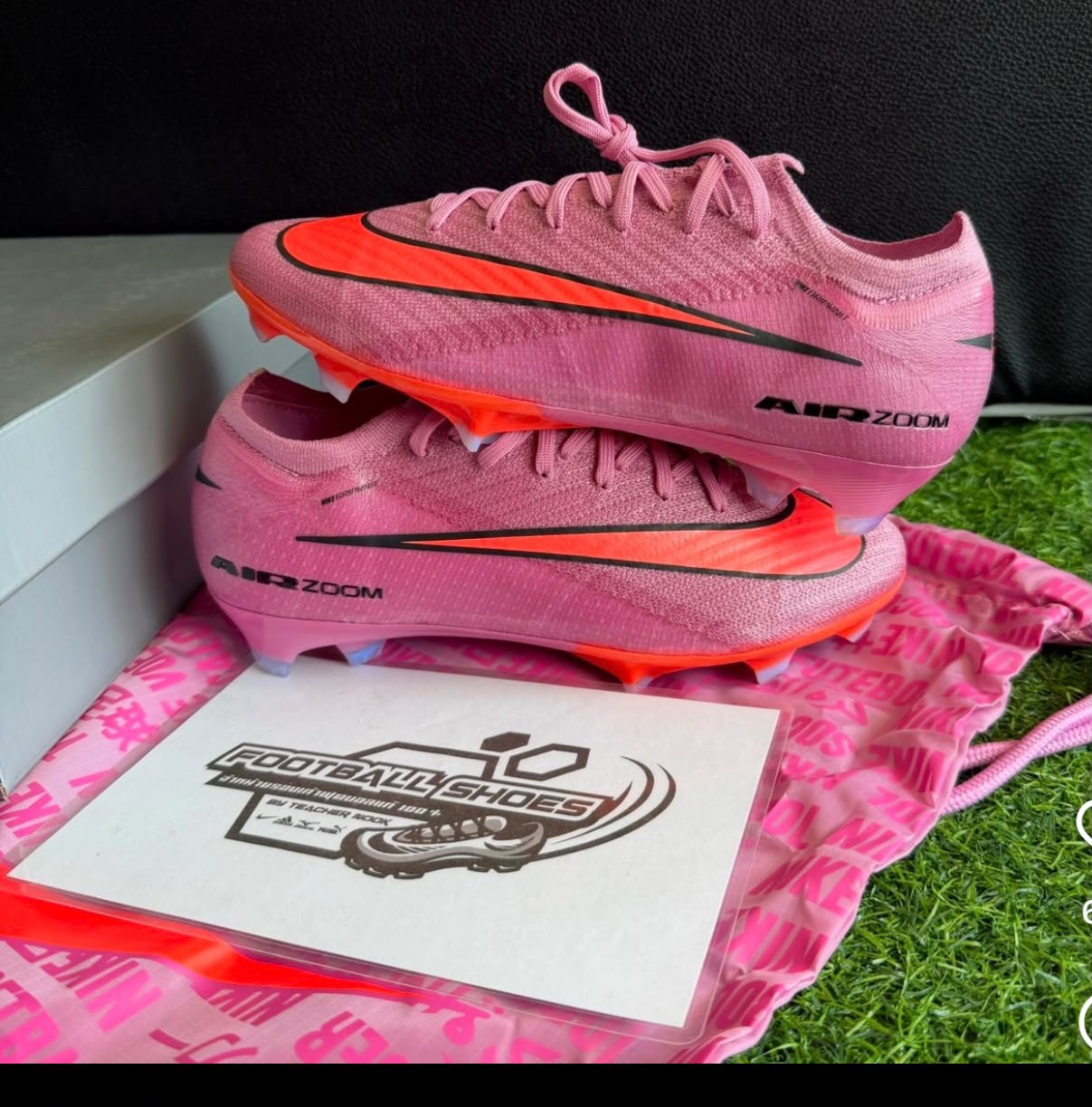 Nike Mercurial Vapor 16 Elite FG "Scary Good Pack" de couleur rose vif.