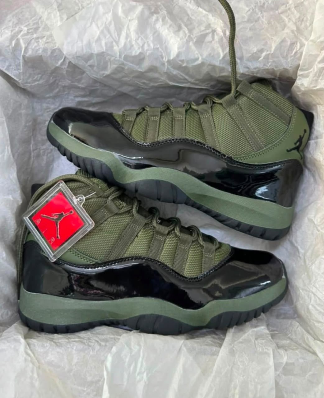 Air Jordan 11 Retro sneakers