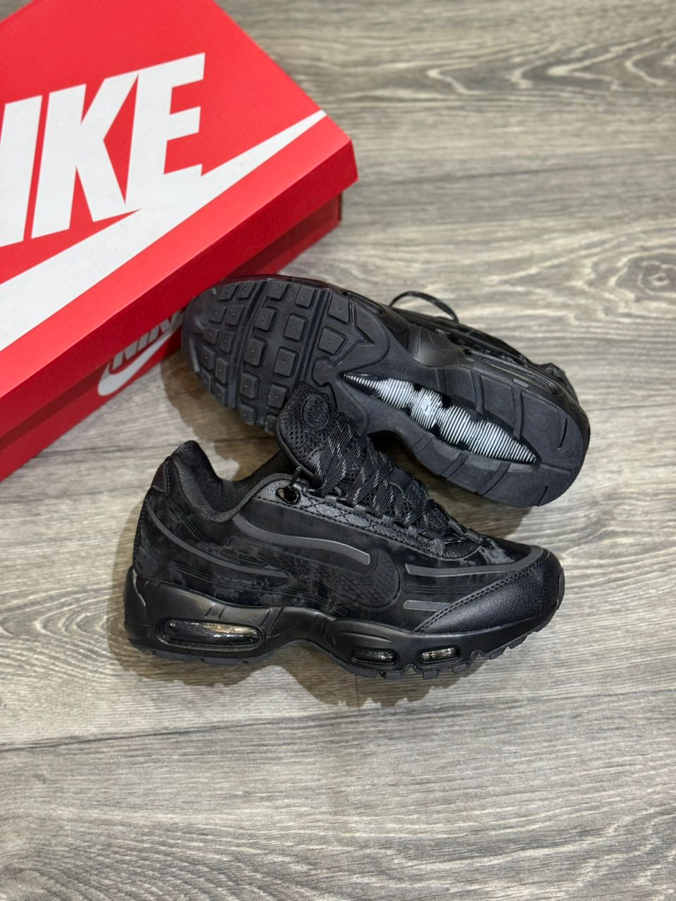 Nike Air Max 95 x WORKSOUT "Black & Anthracite".