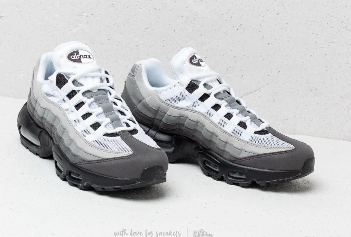 Nike Air Max 95 dans le coloris Black Elemental
