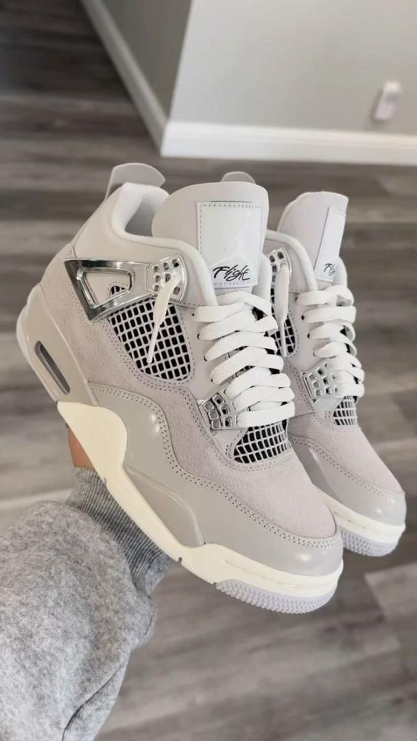 Air Jordan 4 Retro "Frozen Moments"