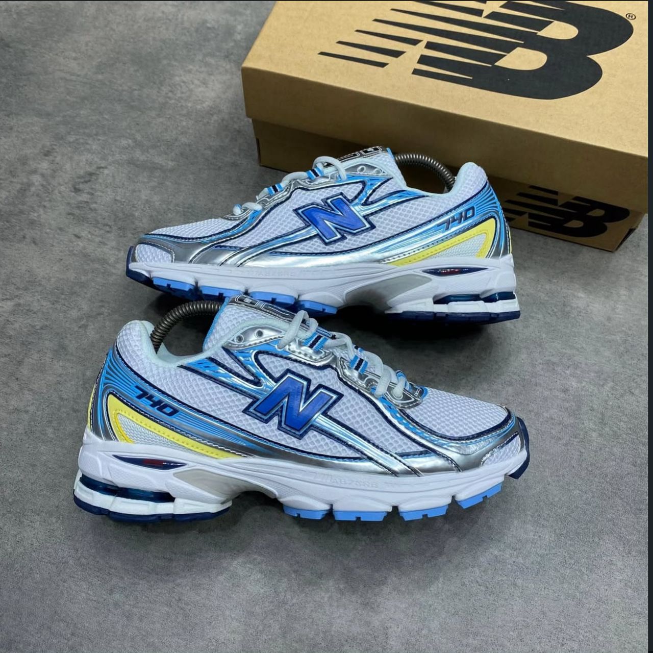 New balance 740