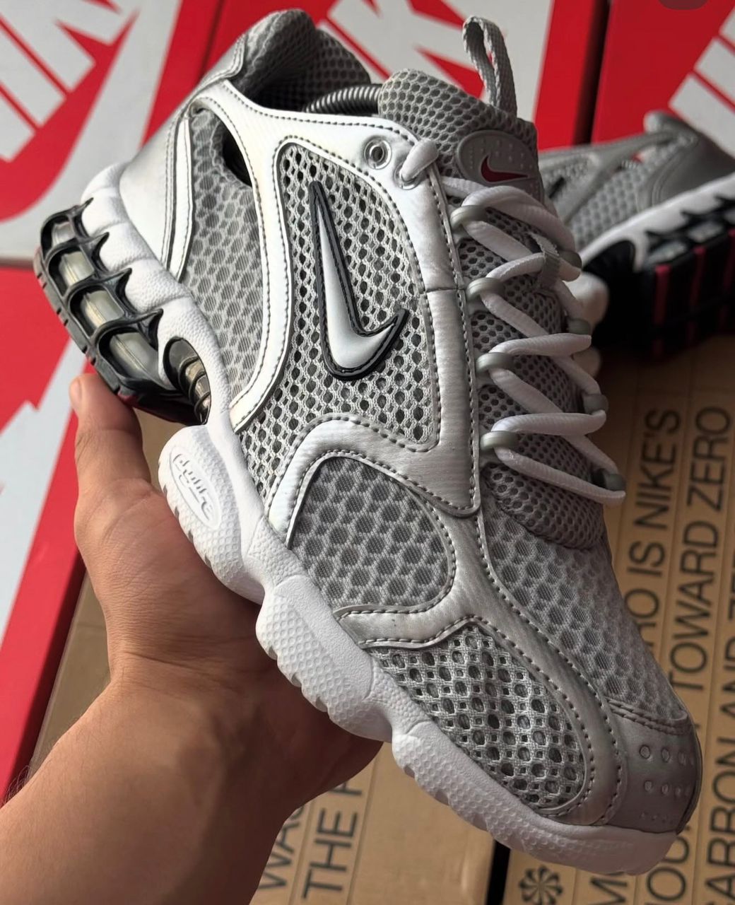 baskets Nike Air Zoom Spiridon Cage 2 en coloris "Metallic Silver".