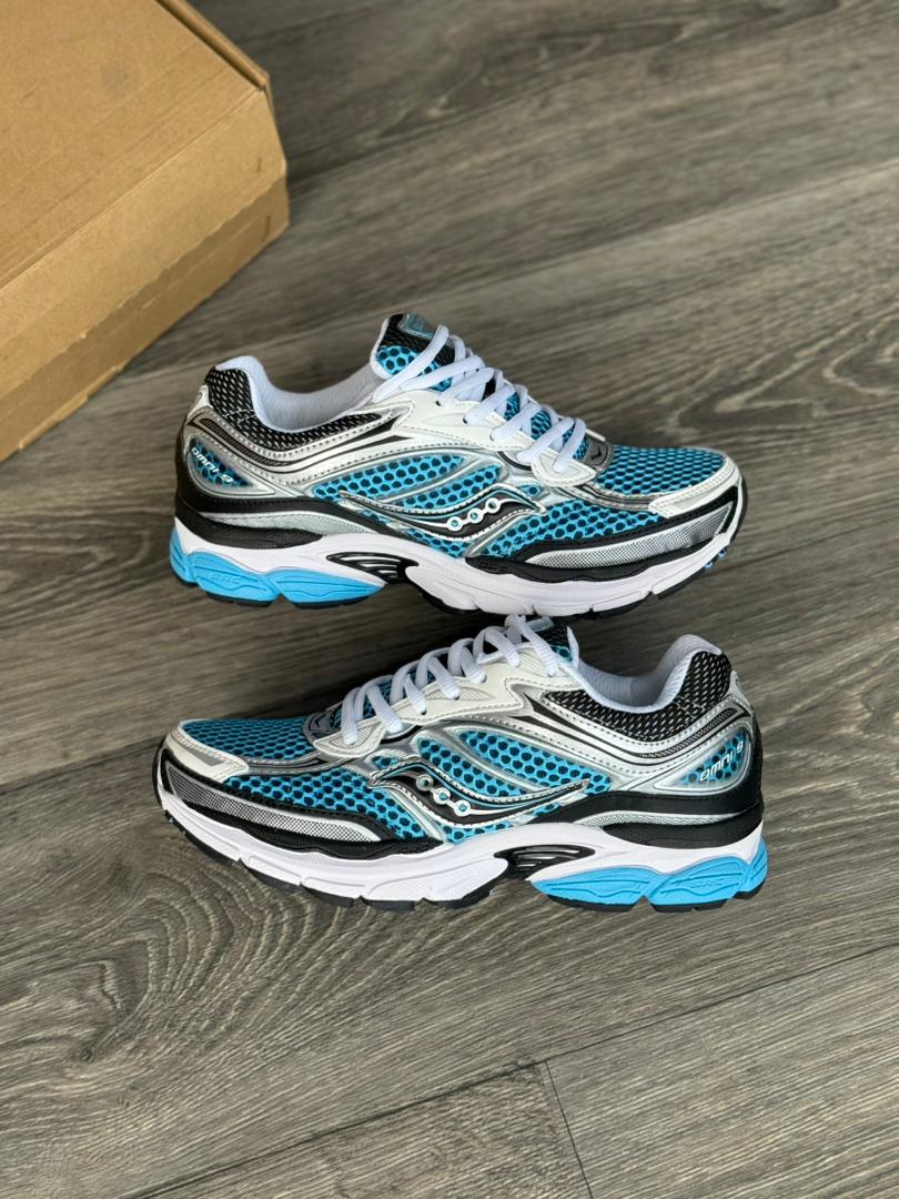 Saucony ProGrid Omni 9