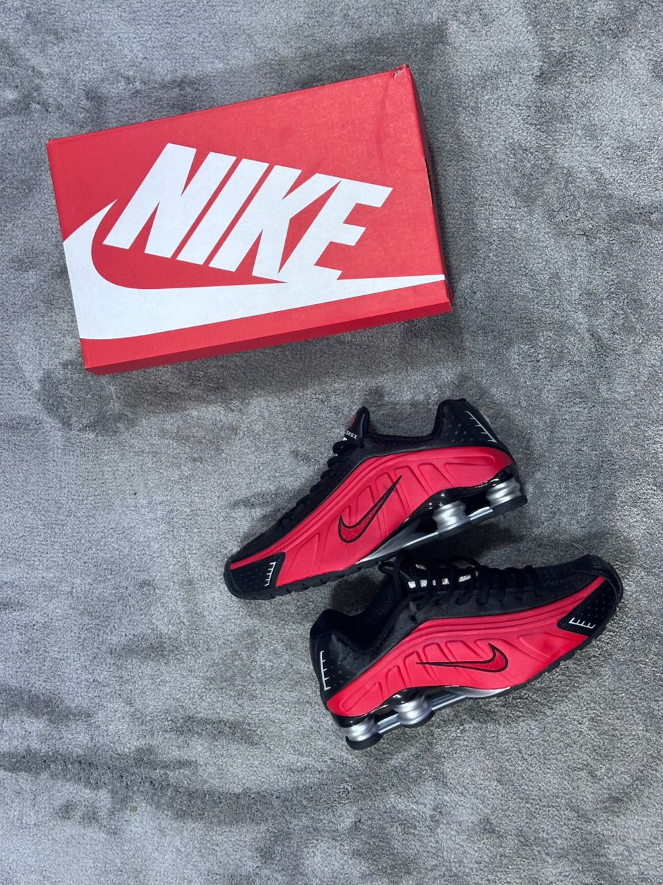 Nike Shox R4 University