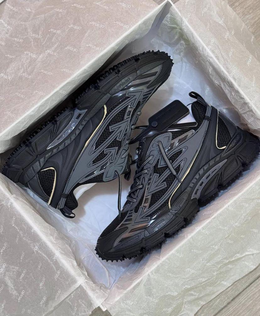 baskets Off-White Be Right Back noires.